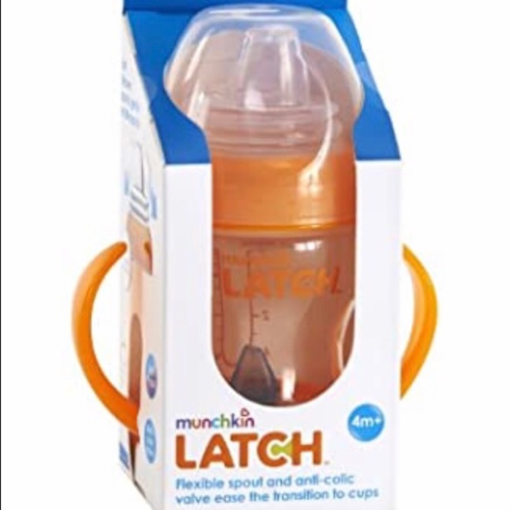 NWT Munchkin Latch Transition Cup, 4 Mo+, 4 Ounce